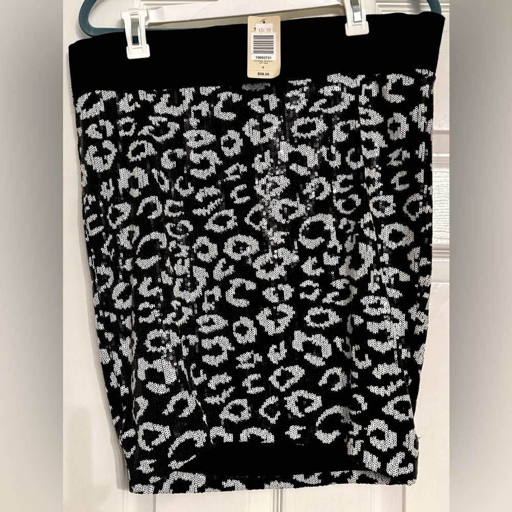 Torrid NWT Size 0 Black and White Leopard Print Skirt
